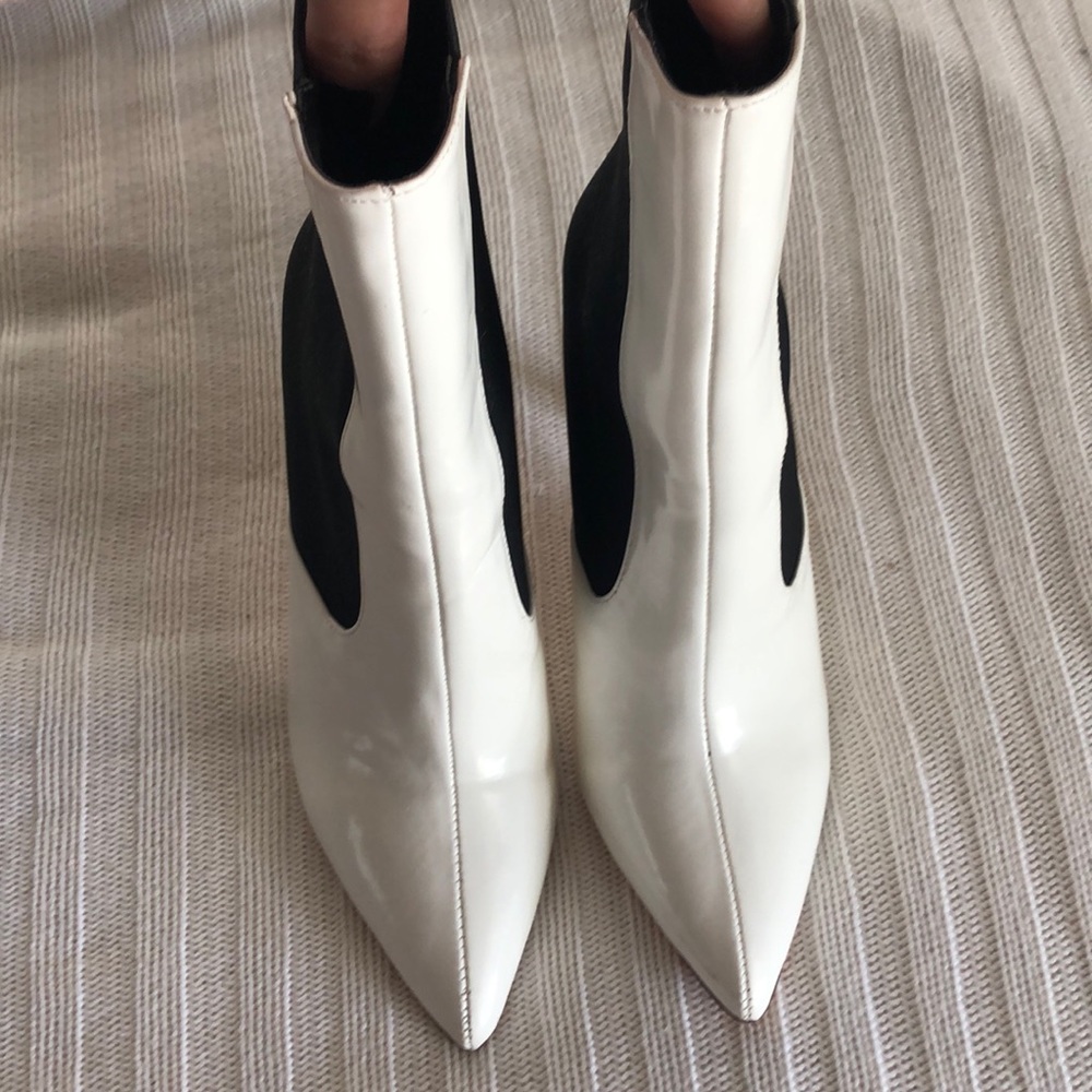 White ankle booties Sz 8 - Picture 2 of 8